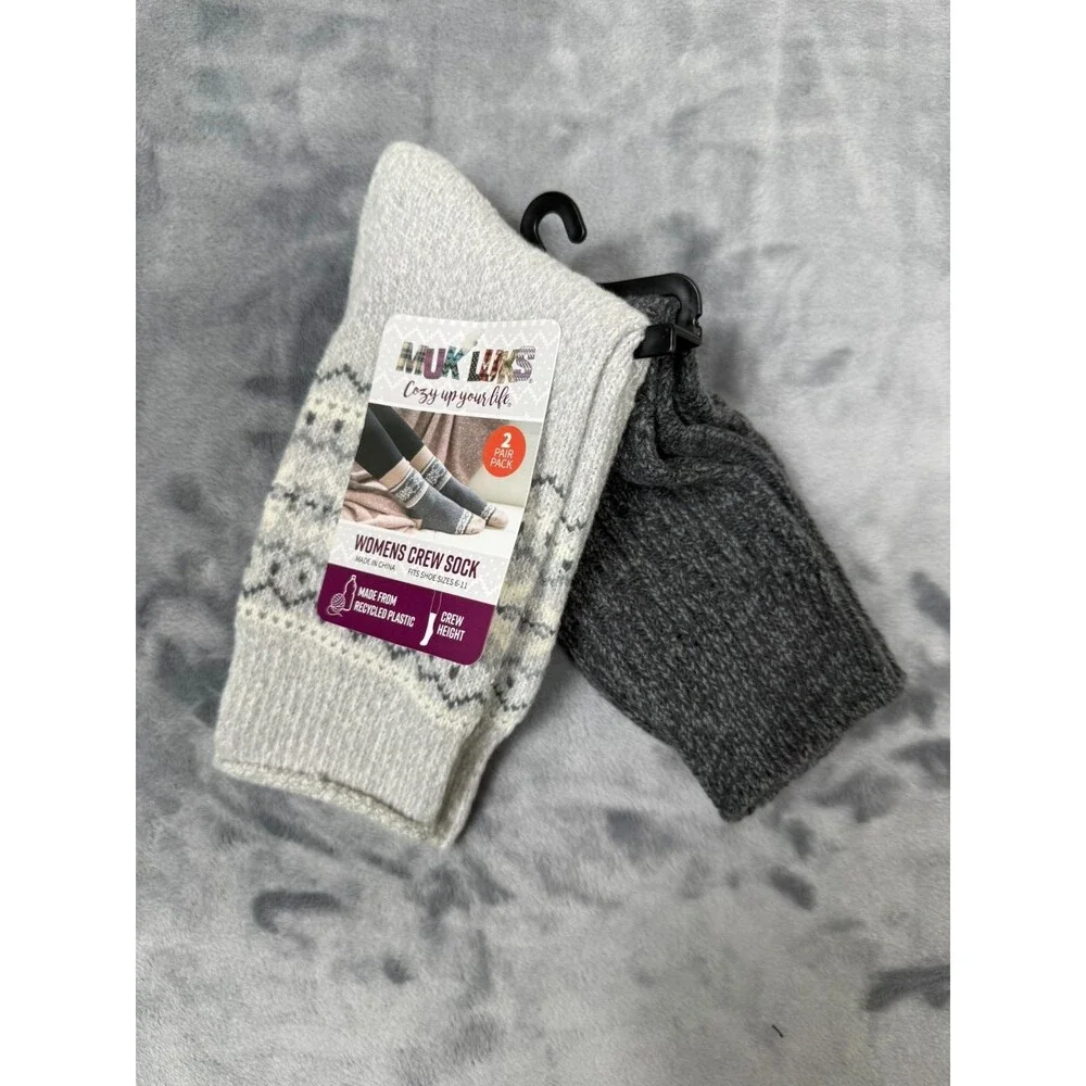 Muk Luk Women’s  2 Pair Pack Crew Height Socks size 6-11 Gray